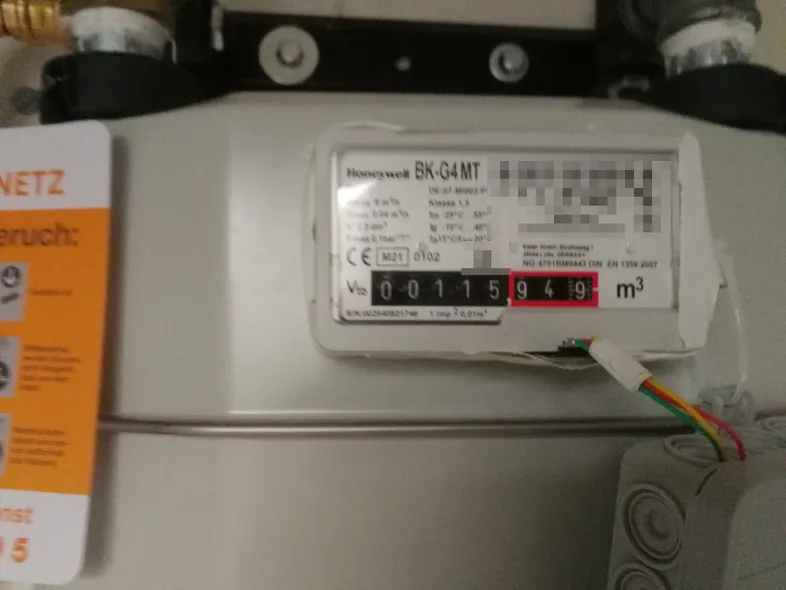 Sensor attached to gas meter